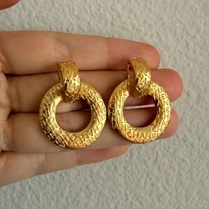 ✨ Vintage Chanel Logo Disc Earrings Gold Tone✨